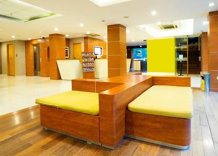 Life Hotel Stasiun Kota Surabaya